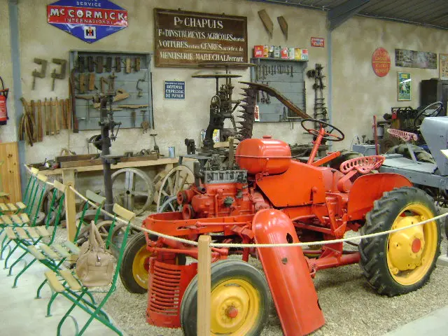BOURSE D'ECHANGE AU CONSERVATOIRE DU MACHINISME AGRICOLE_1