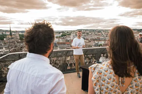 66a2ce7b0000000000000000_MEDIUM