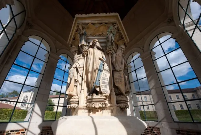 7358-Le-Puits-de-Moy-se-Cry-dit-Michel-Joly-680x455