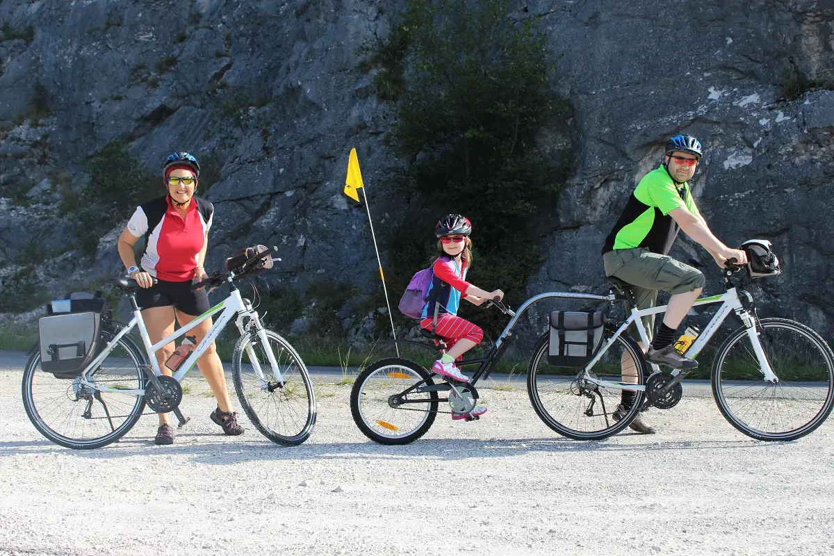 famille-france-a-velo_rando-bourgogne_1200px