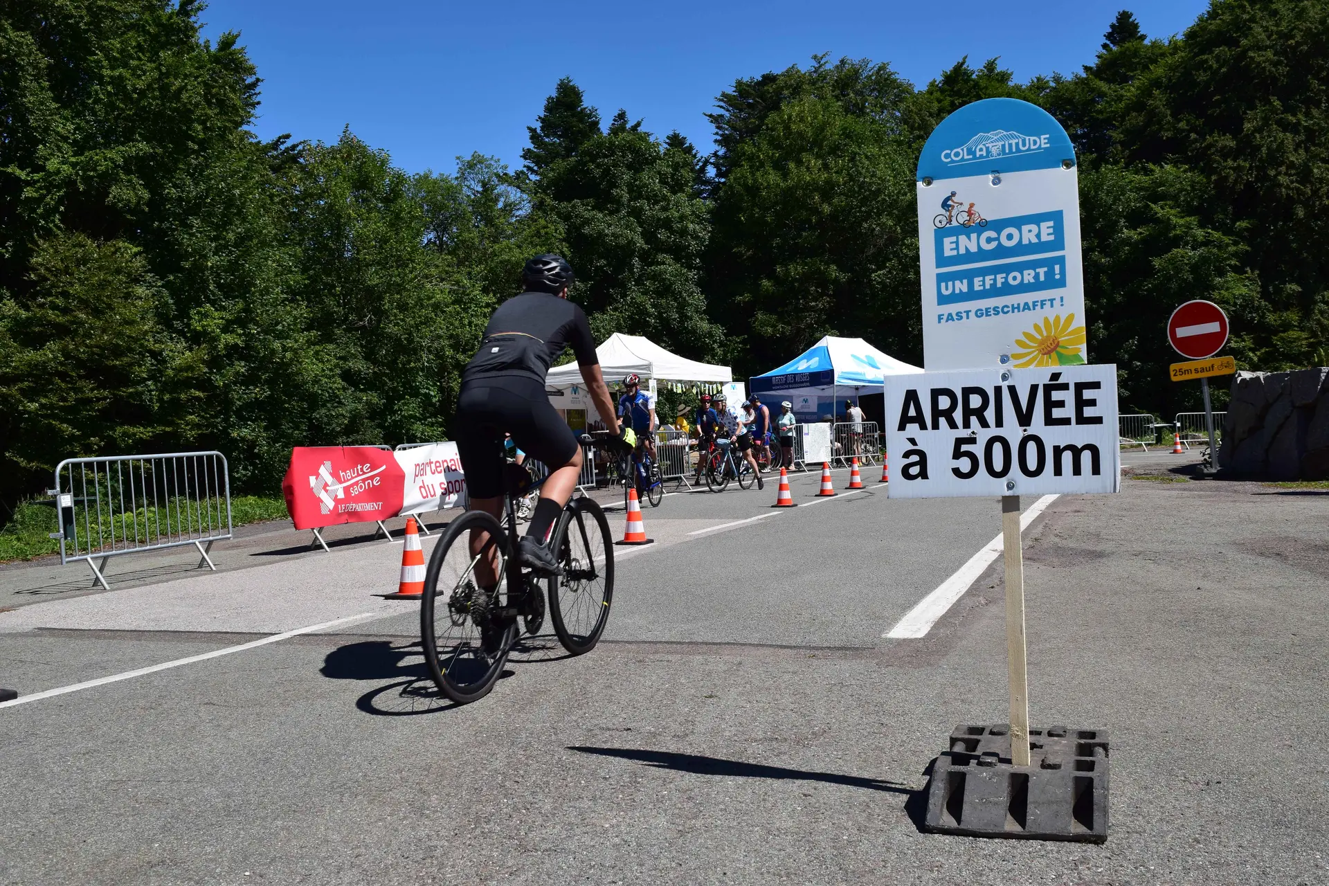 Col Attitude 2023 - PDBF arrivée aux stands