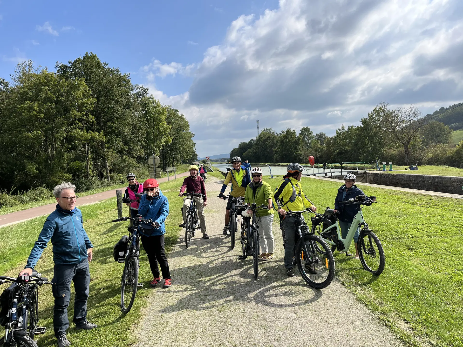 Canal de Bourgogne-france-a-velo