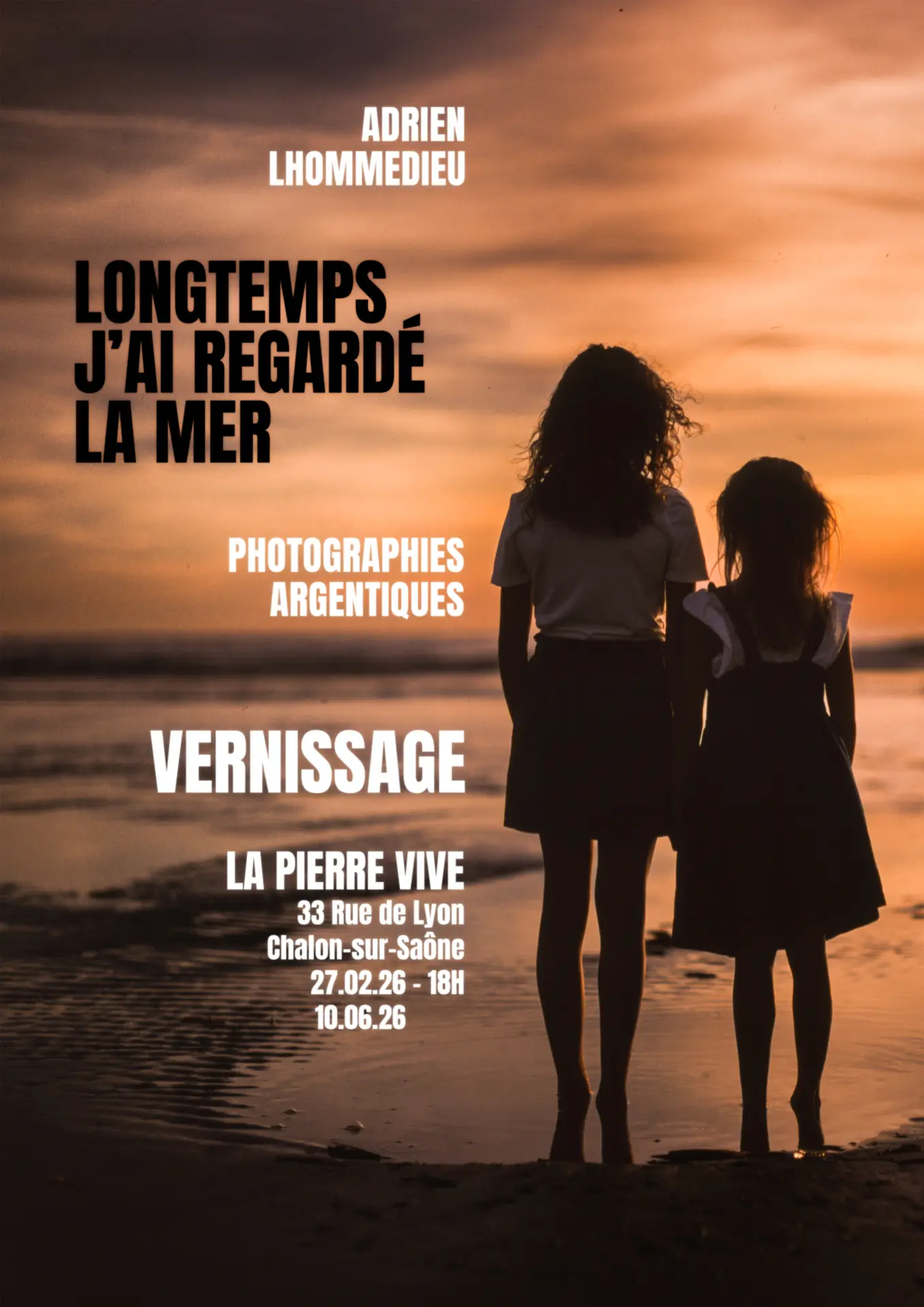 Longtemps, j'ai regardé la mer