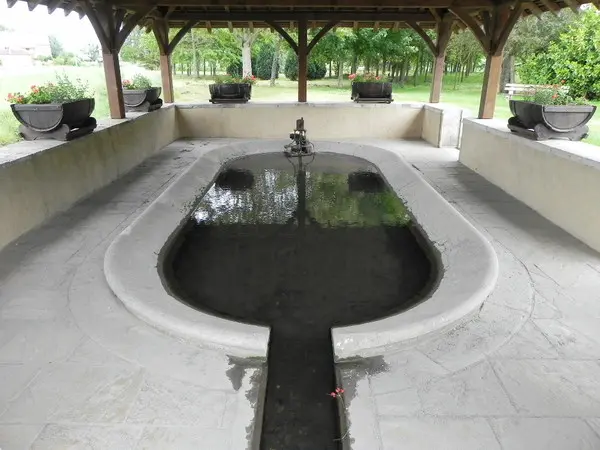 Fontaines-Lavoir Quart Canot
