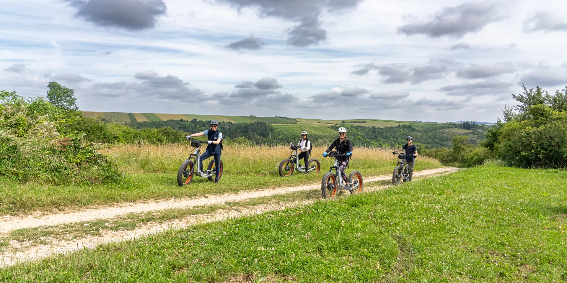 France à Vélo - rivière et campagne