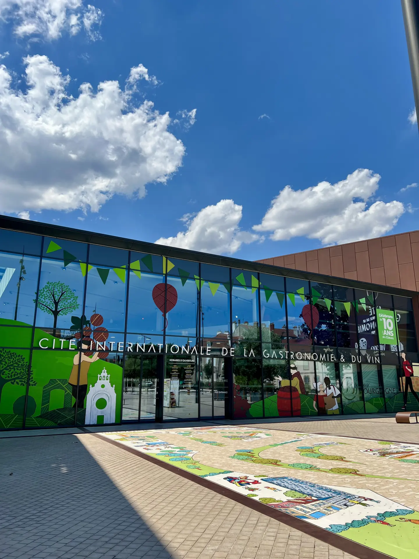 Devanture de la Cité