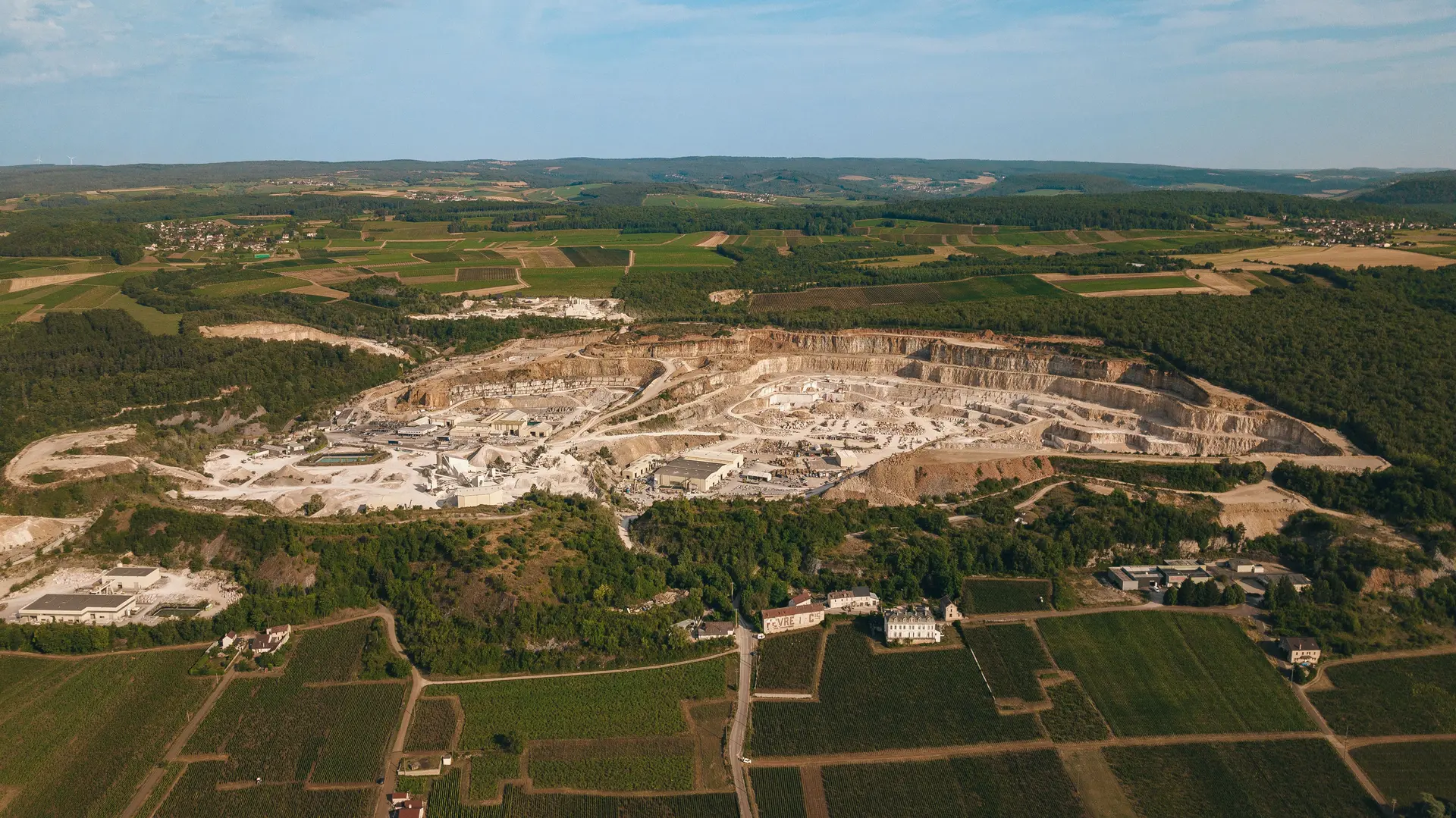 PierredeBourgogne-Carriere-de-Comblanchien-2023-2