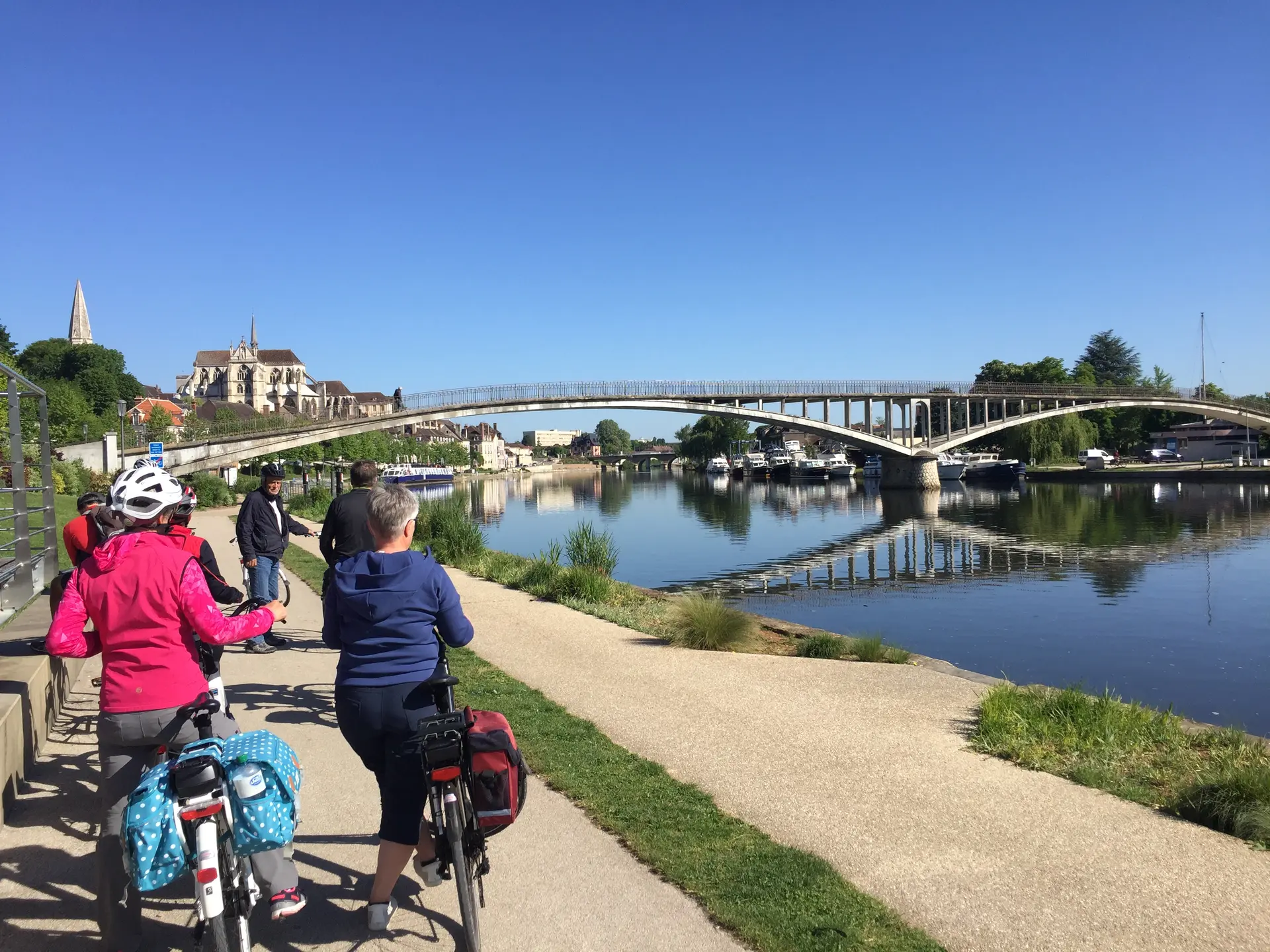auxerre-burgund-france-a-velo