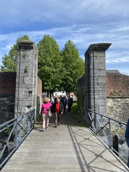 Murmures d'histoires au fil des remparts_2