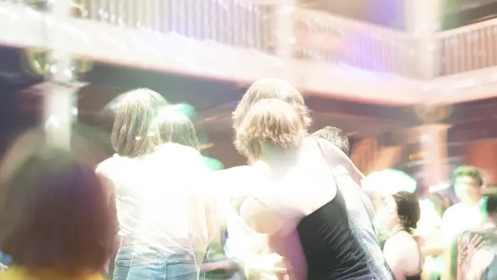 F.O.R.E.V.E.R. - un bal par Ambra Senatore_1