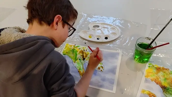 Atelier Crée ton portrait de Dino ! / à la Pouponnière_1