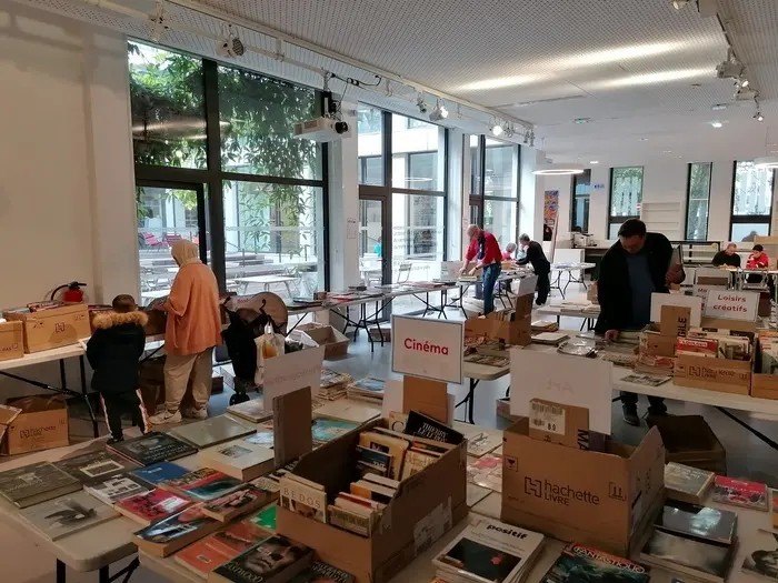 La Grande Braderie de la Médiathèque de Roubaix_1