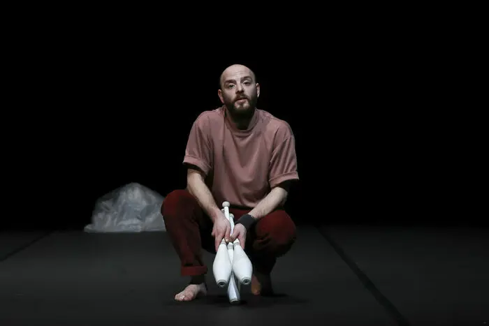 Spectacle HAÏKU(S) L’esquisse d’une pensée bègue par la Cie Tourne au sol_1