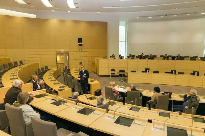 Visite institutionnelle - siège de la Région Hauts-de-France_1