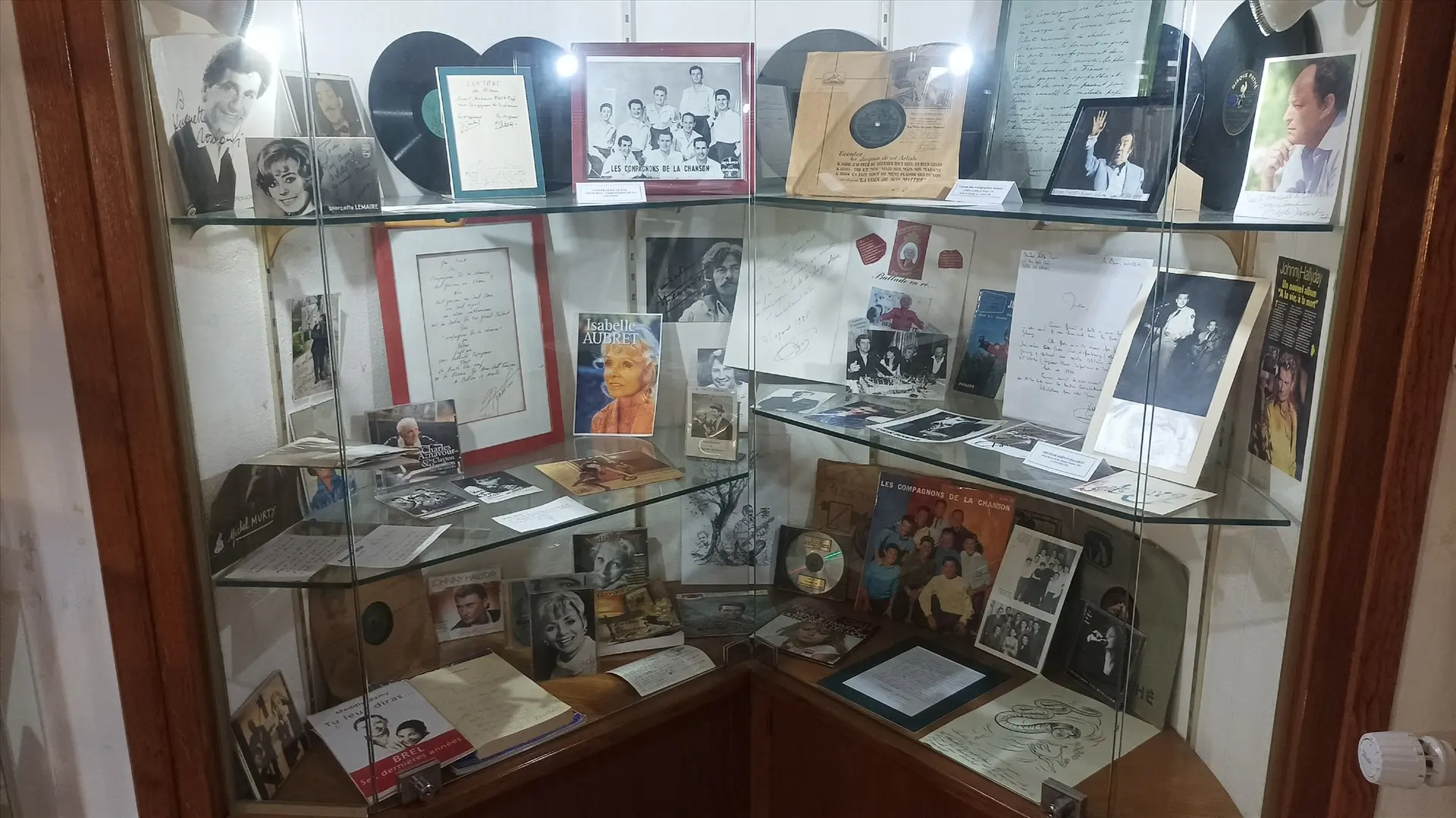 Disques, documents et animation