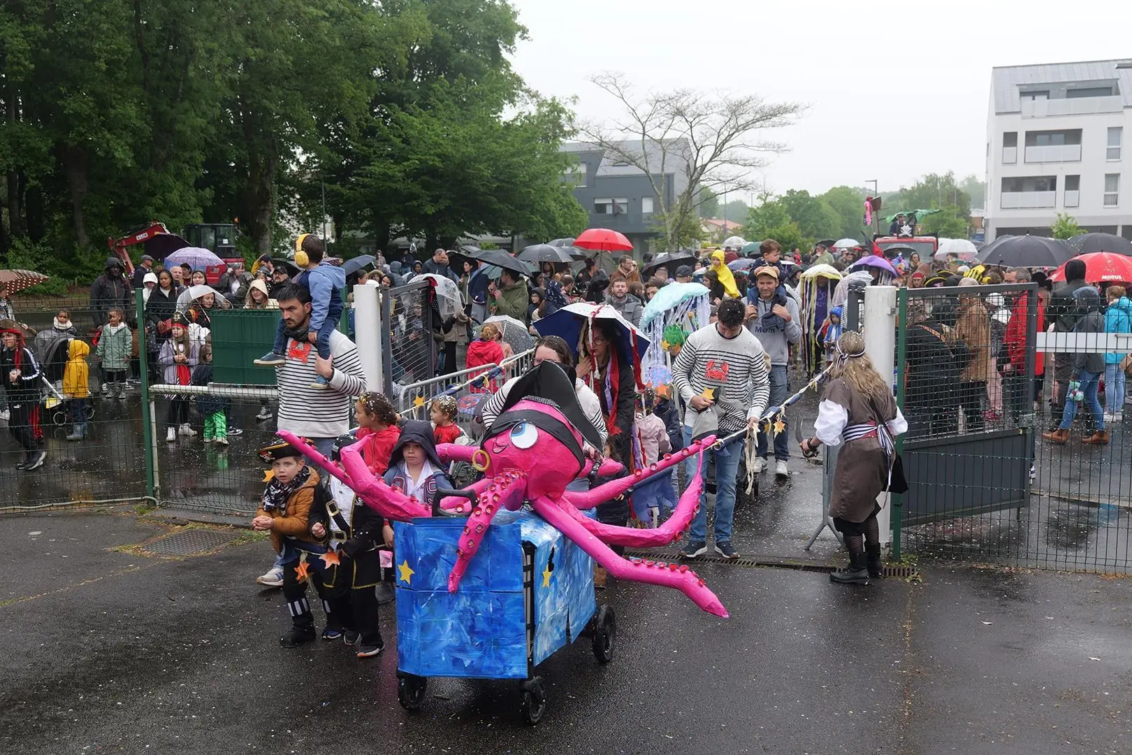 Carnaval 2025, à l'abordage sous la pluie