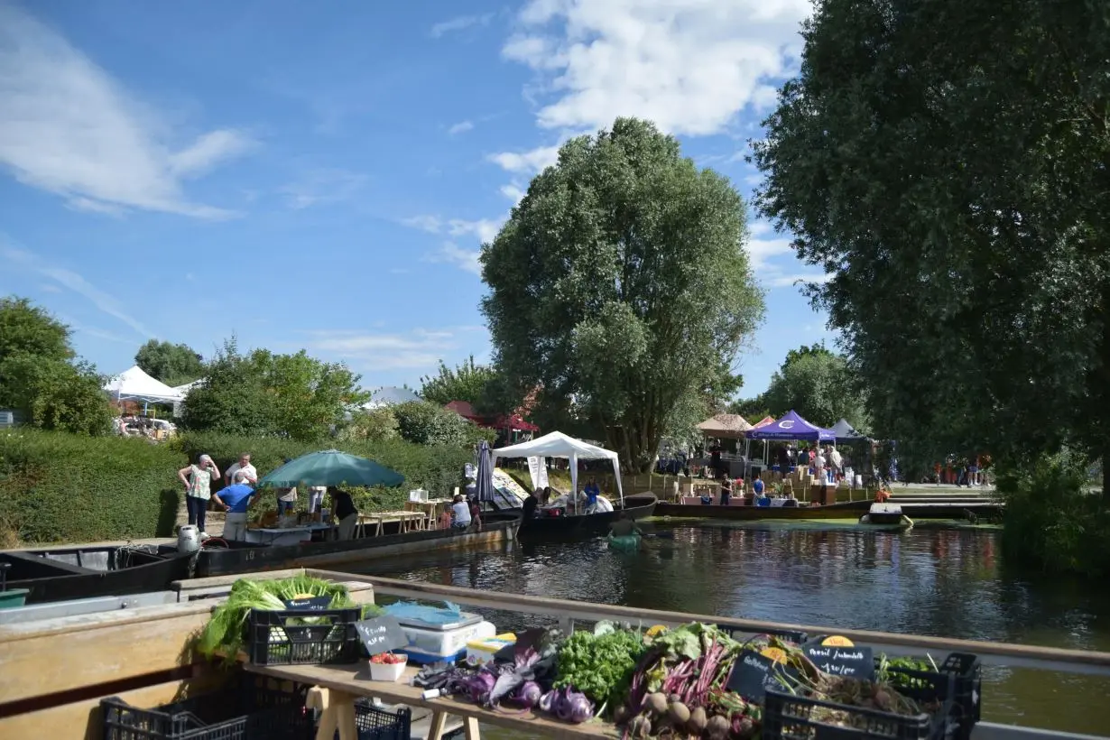 Marché au bord de l'eau ISNOR Clairmarais archive