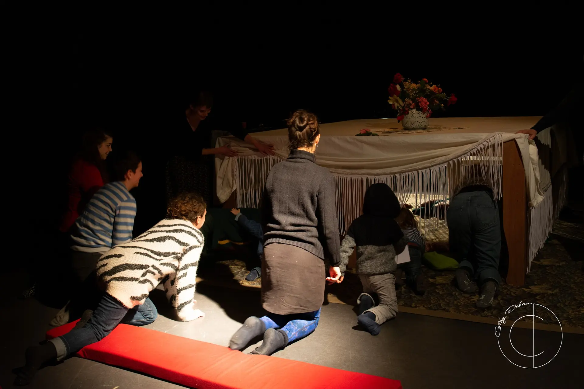 SOUS LA TABLE crédit_cathy_debrun(2)