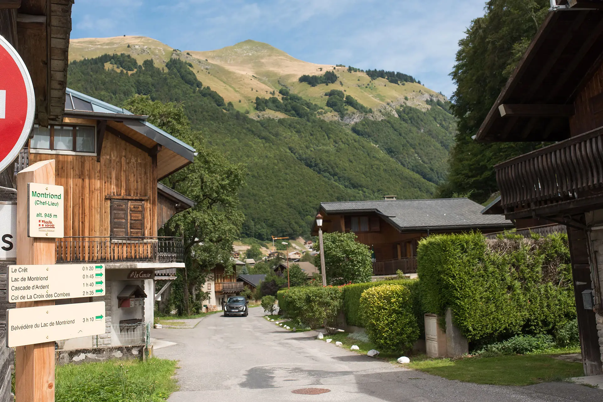 Départ derrière la mairie, vue sur la Pointe de Nantaux