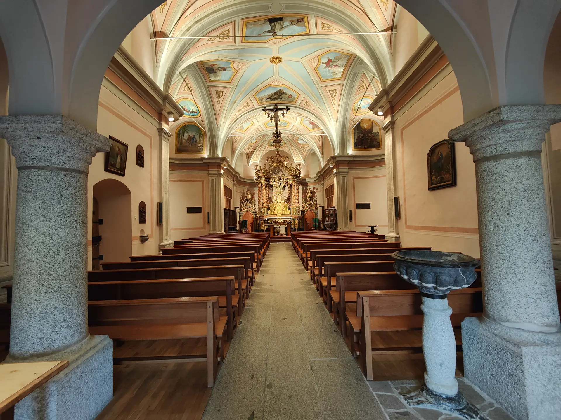 Intérieur église