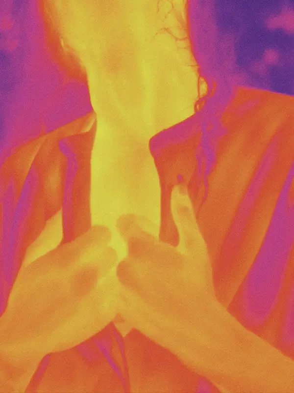 © SMITH, Sans titre 005 (Désidération, Anamanda Sin), 2021 - Impression sur aluminium brossé - 80 x 60 cm - Collection Matthieu de Bézenac - © Photo : SMITH - Courtesy de l’artiste - Œuvre présentée dans le cadre de l’exposition Triennale De leur temps #8 La vie climatique. Histoires sensibles des collections privées au [mac], musée d’art contemporain