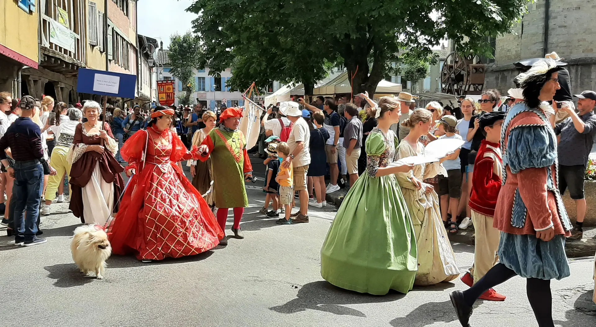 Défilé de costumes