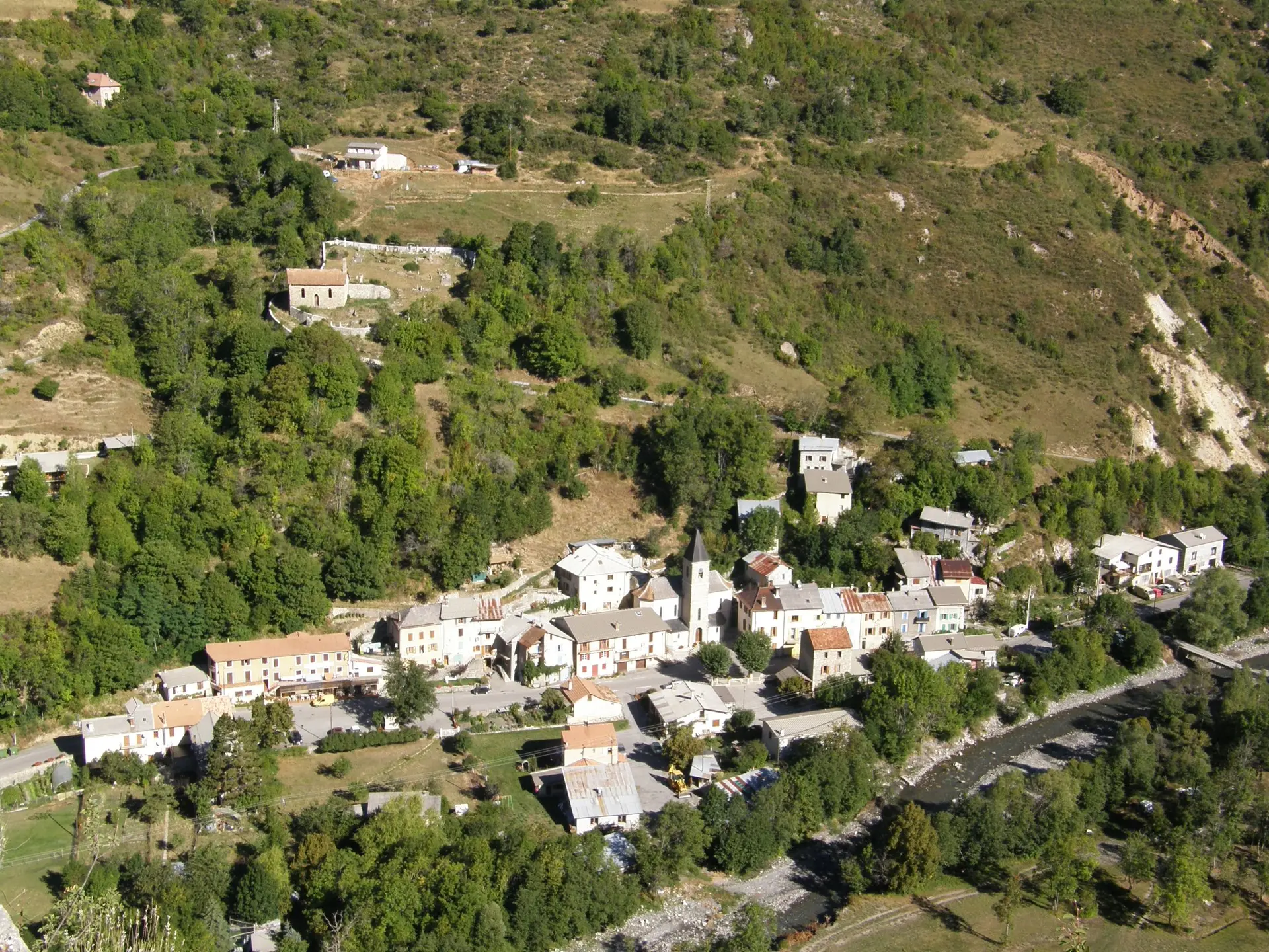 Barles vue aérienne