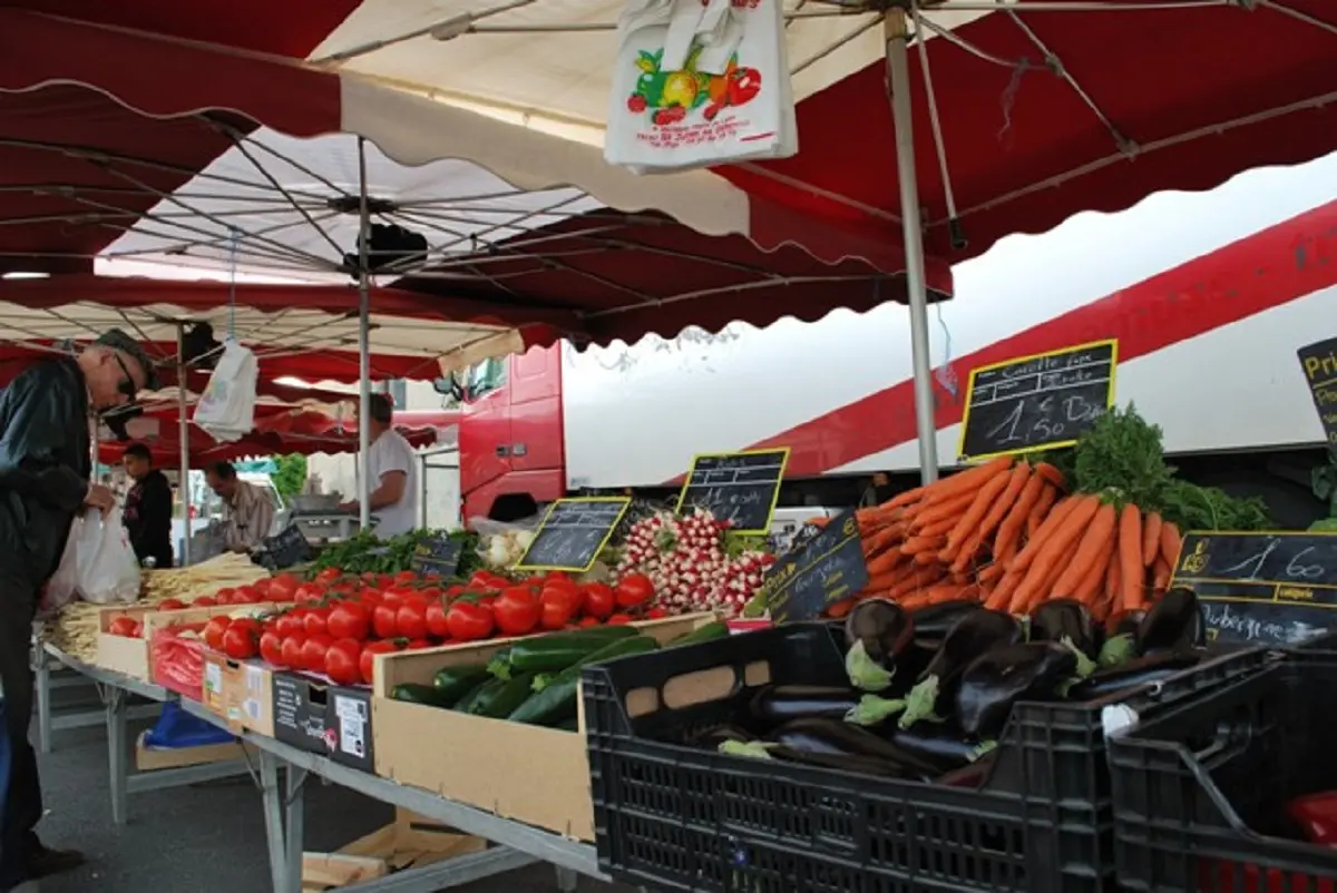 Marché de Bons-en-Chablais