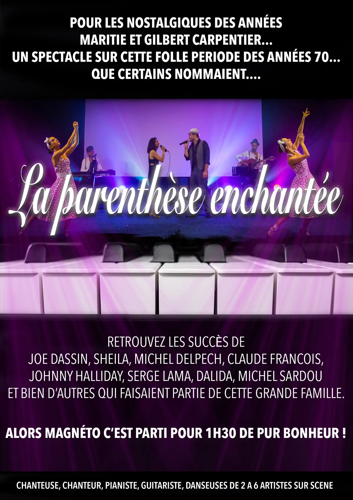 Des chanteurs sur scène avec au premier plan les touches d'un piano