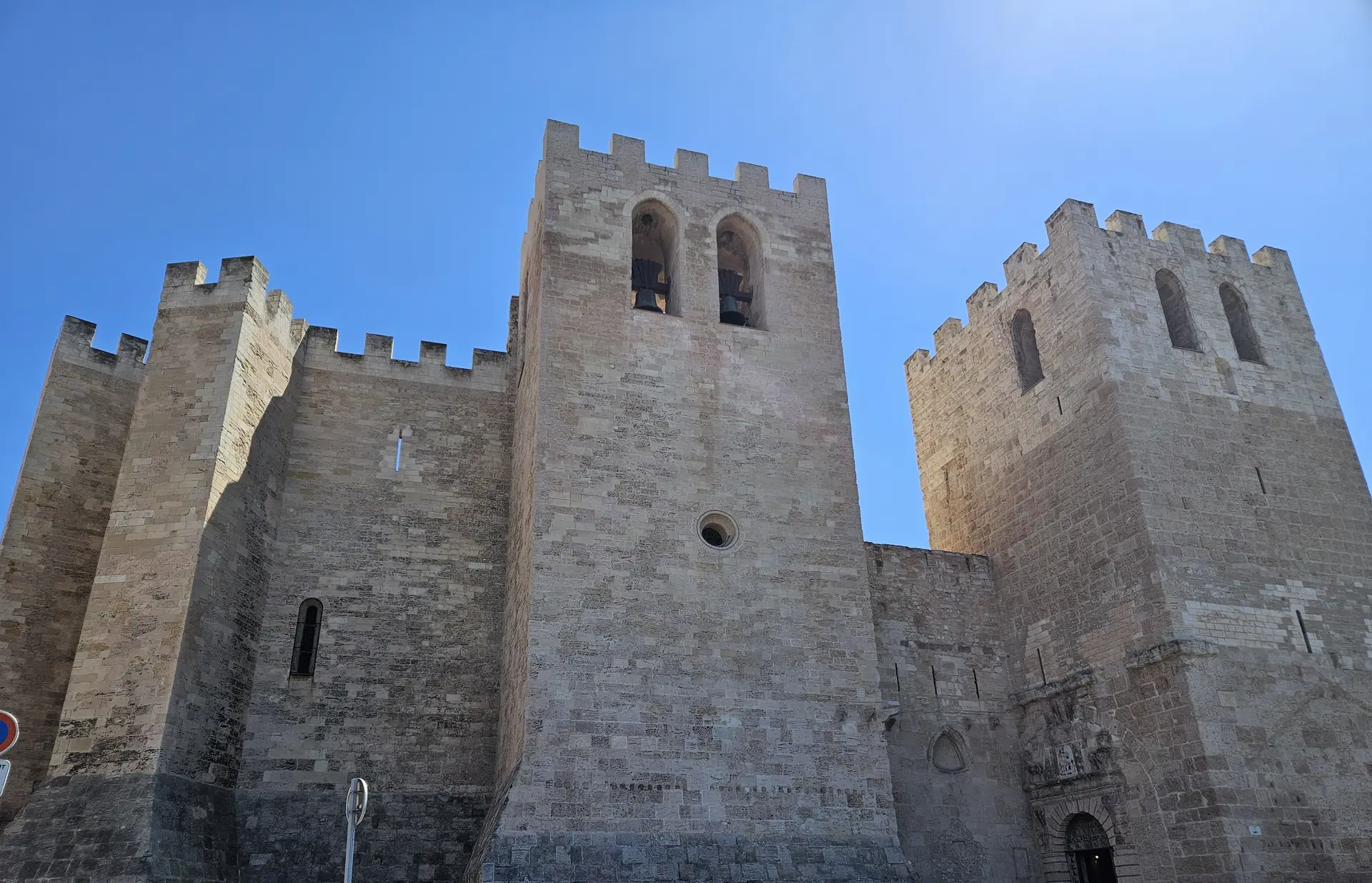 Façade de l'abbaye St Victor