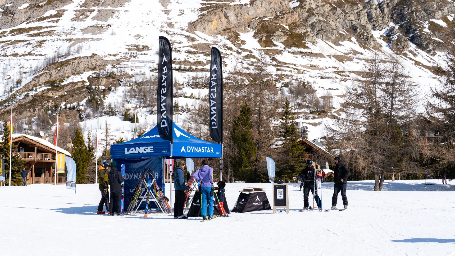 Ski test Dynastar sur le front de neige de Val d'Isère