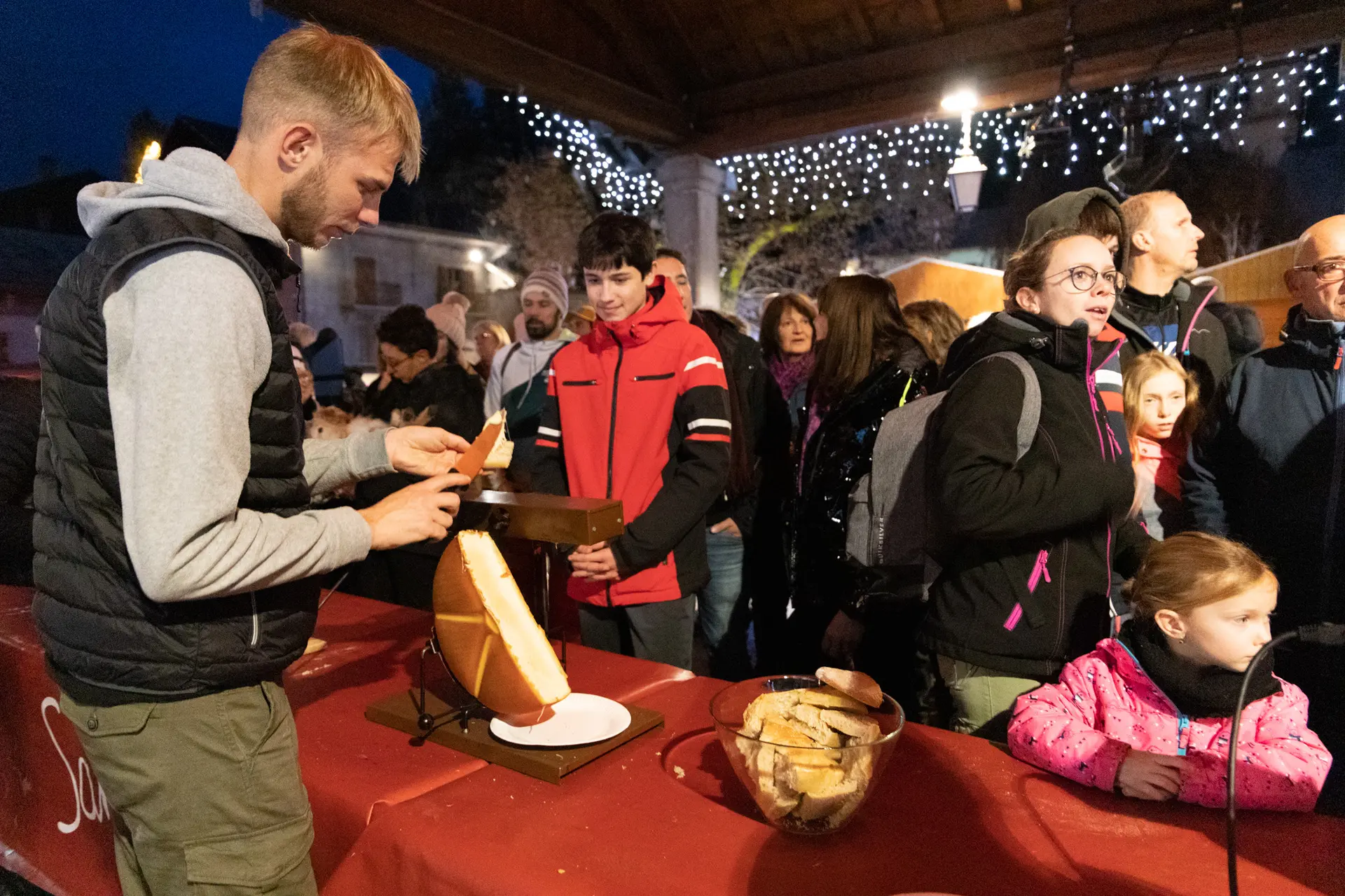 Dégustation de Tartines de Raclette à Samoëns