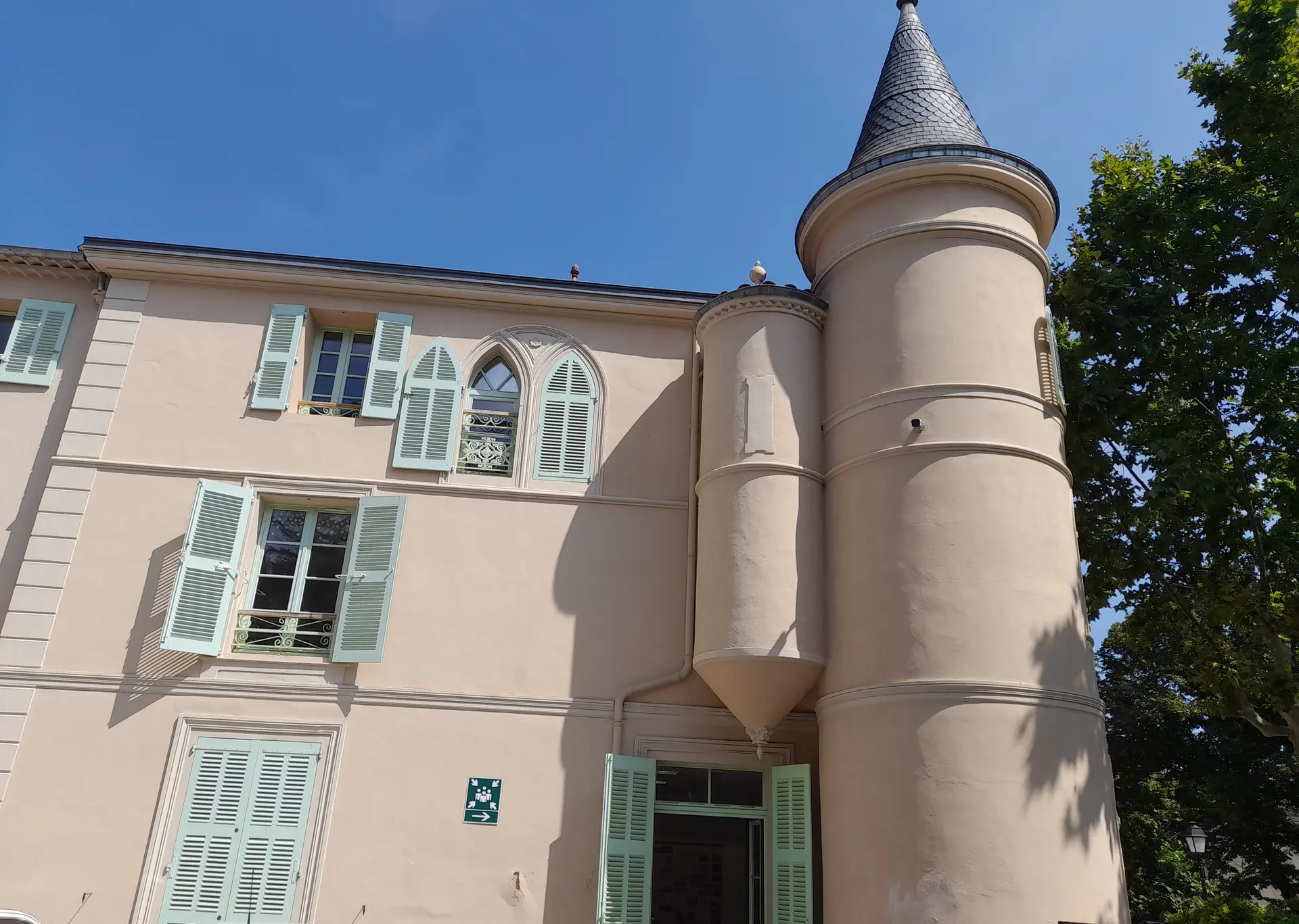 dans le Château Goerg