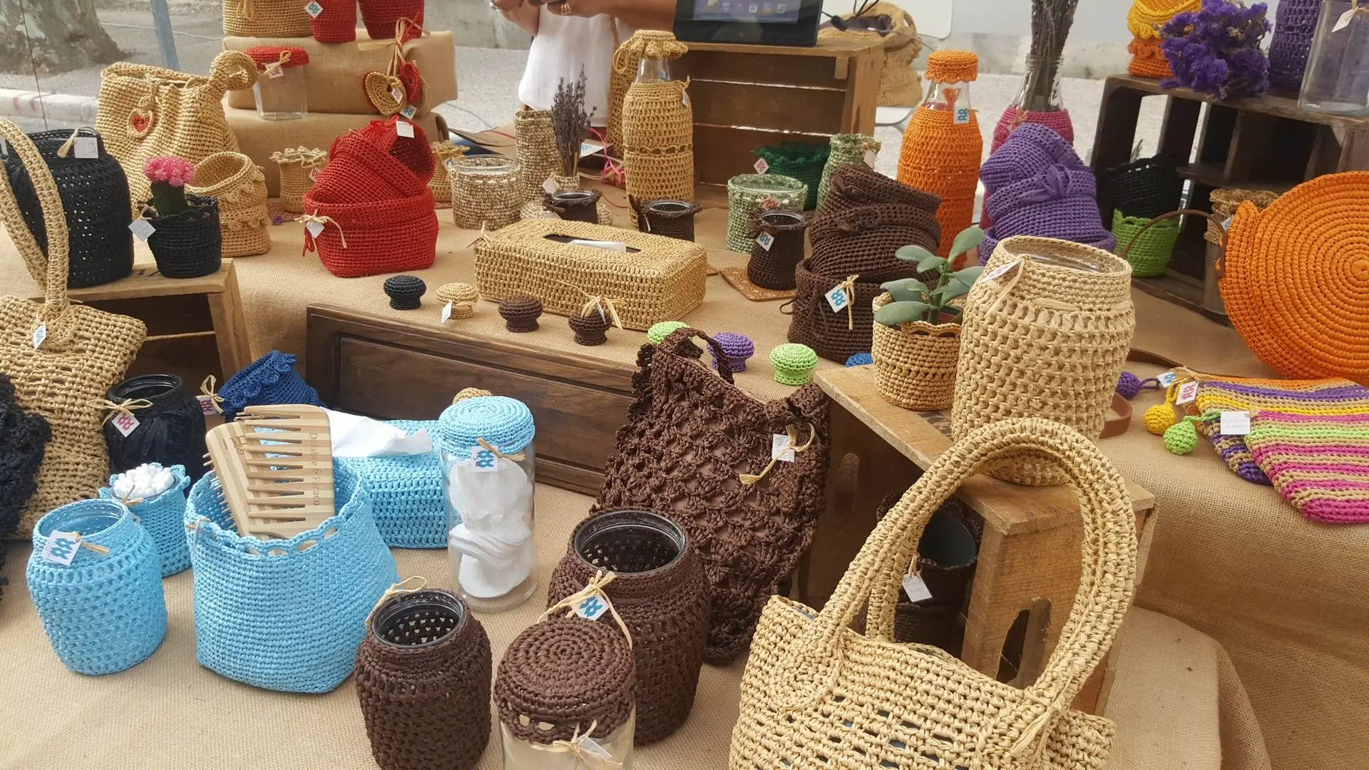 Marché nocturne des Créateurs tous les mardis soirs à Saint-Rémy-de-Provence