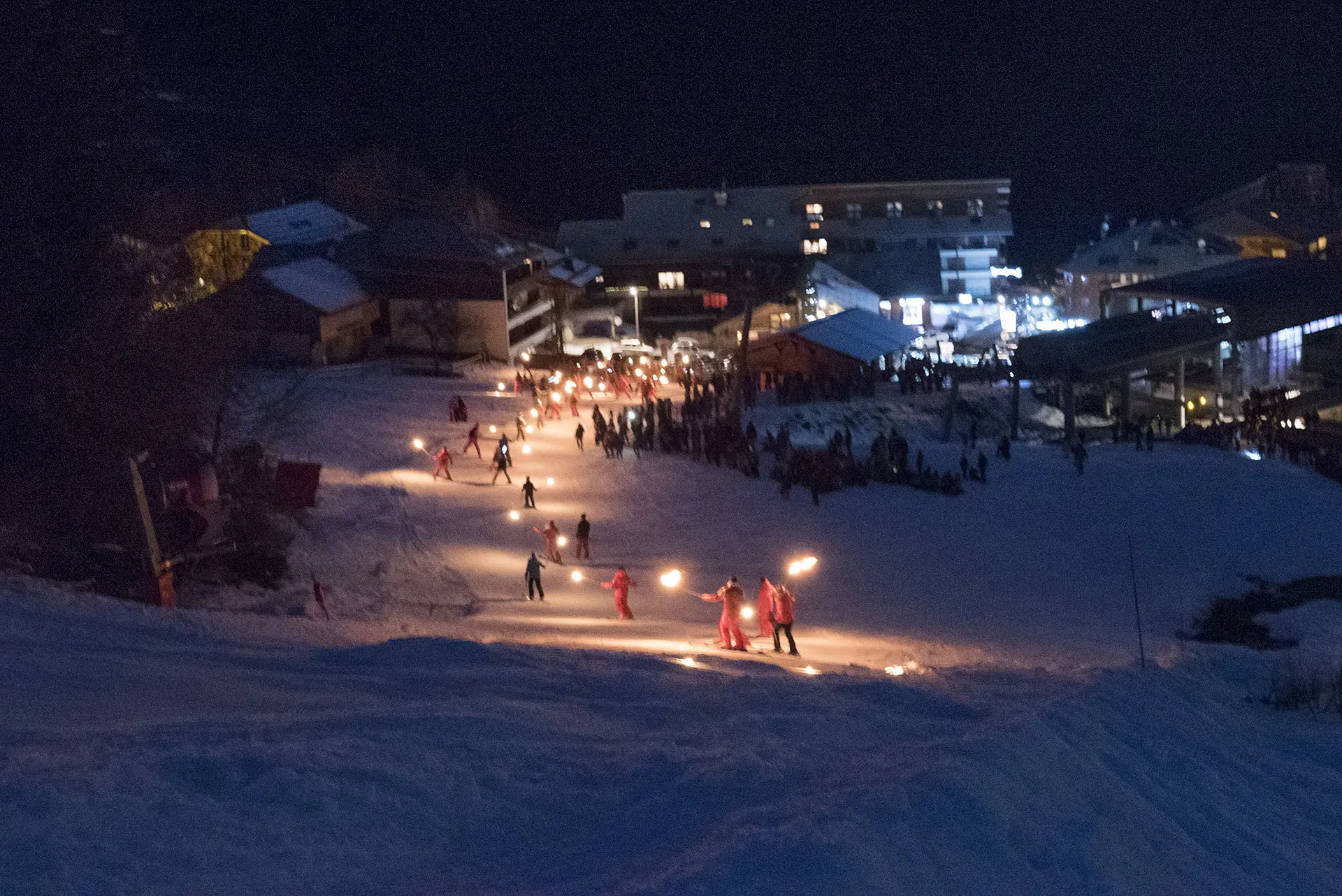 Descente aux flambeaux au Roc d'Enfer.