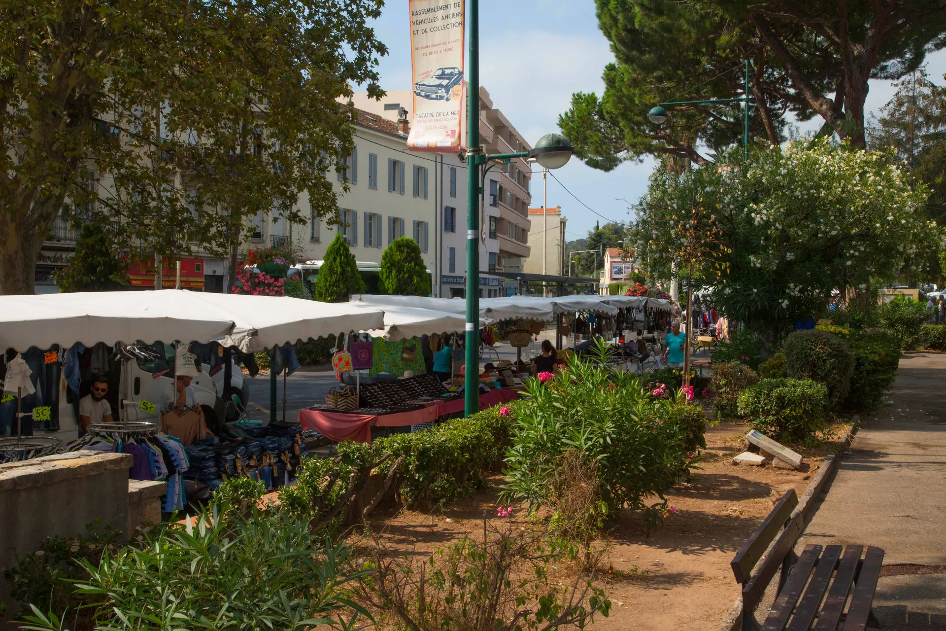 Le long du Square Nabonnand