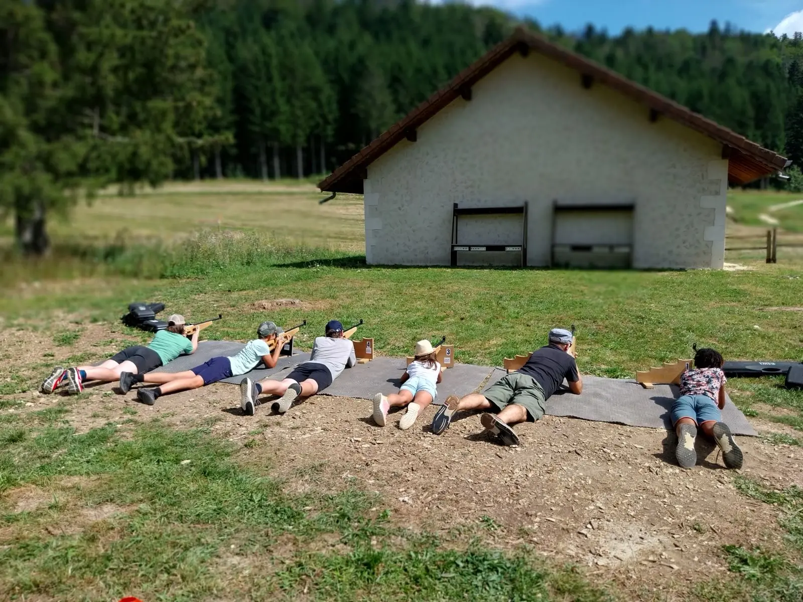 Initiation biathlon à la carabine laser_Plateau d'Hauteville
