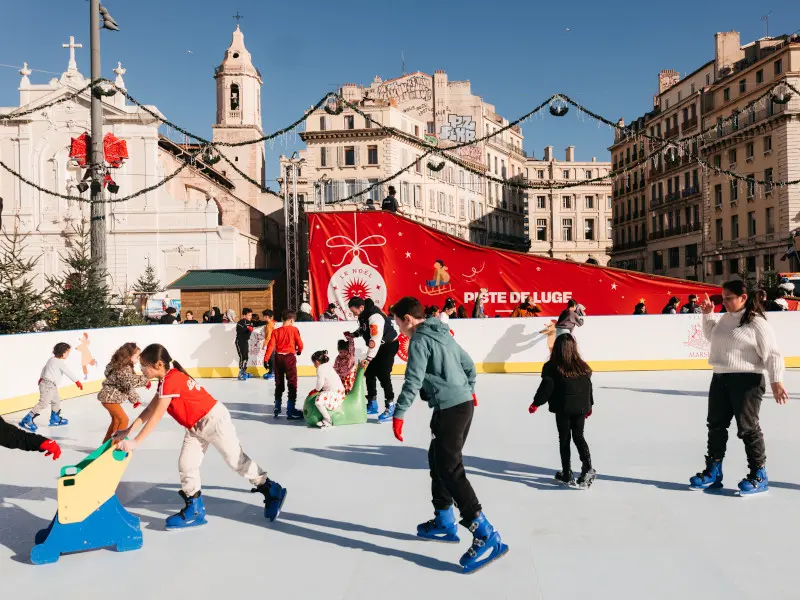 Patinoire et piste de luge