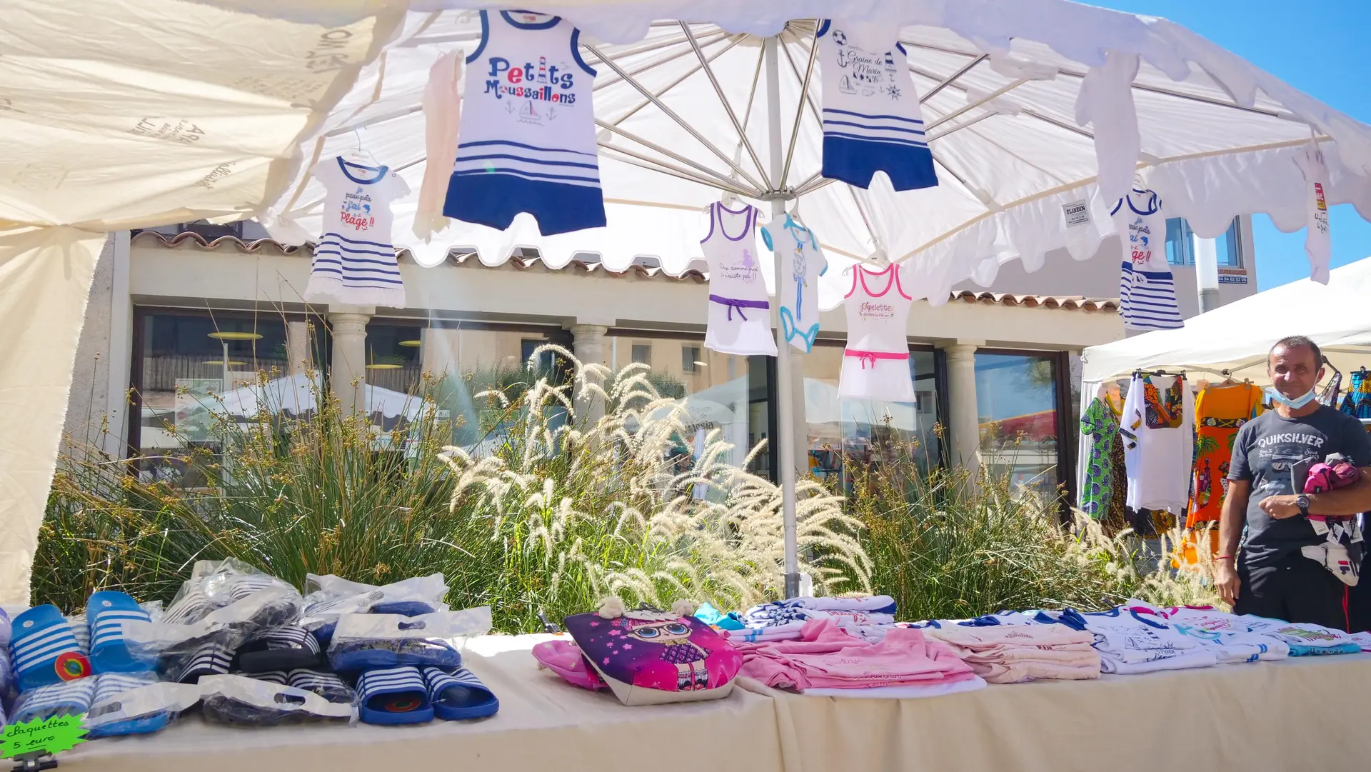 Marché Saint Cyr les pieds dans l'eau