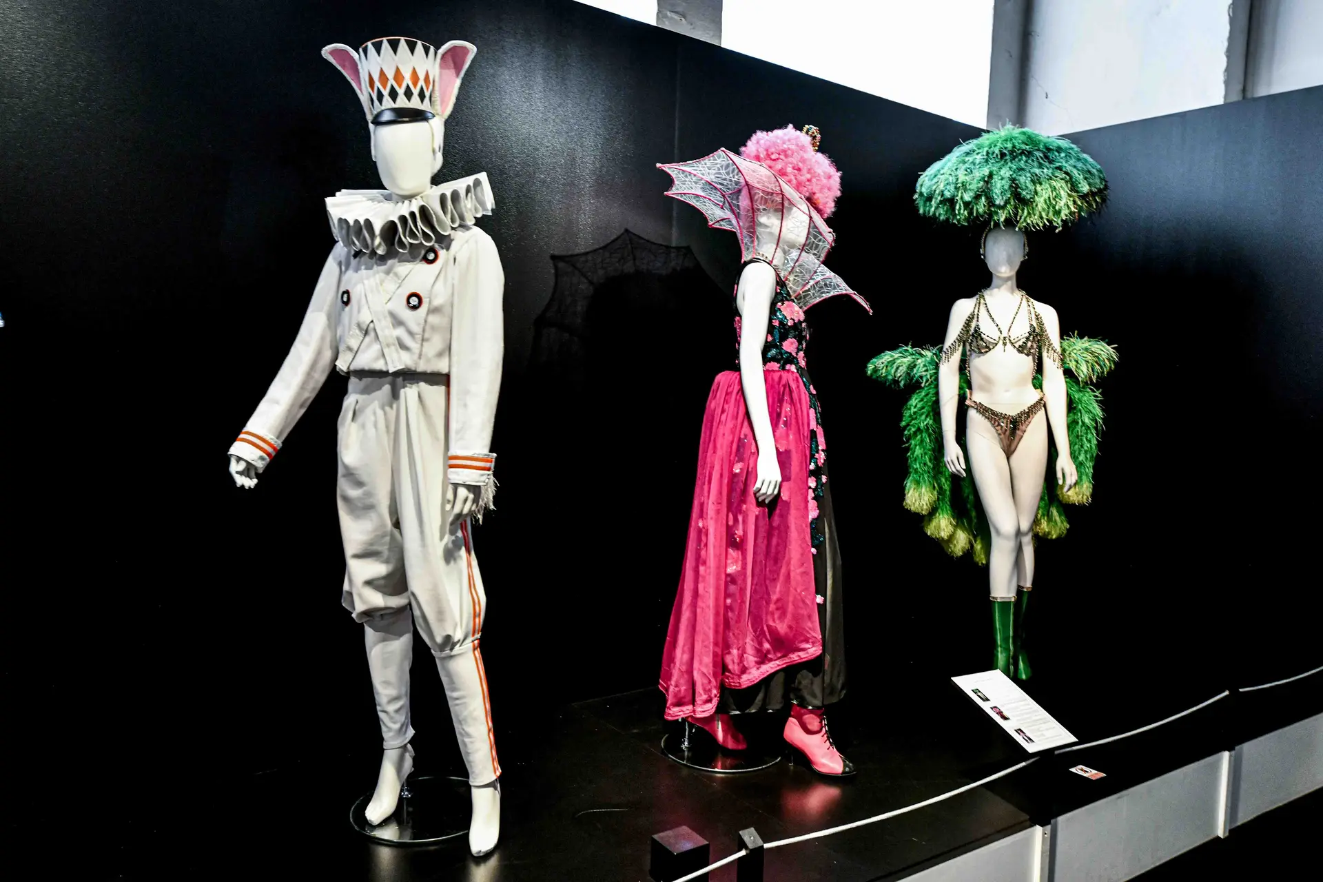 Exposition Cabaret, Habiller le rêve