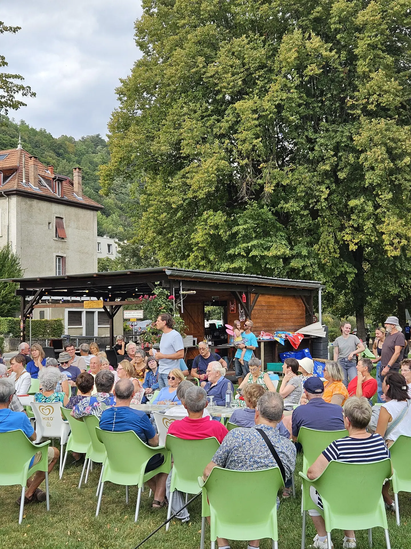 Pot d'accueil des curistes au Central Park en 2025.