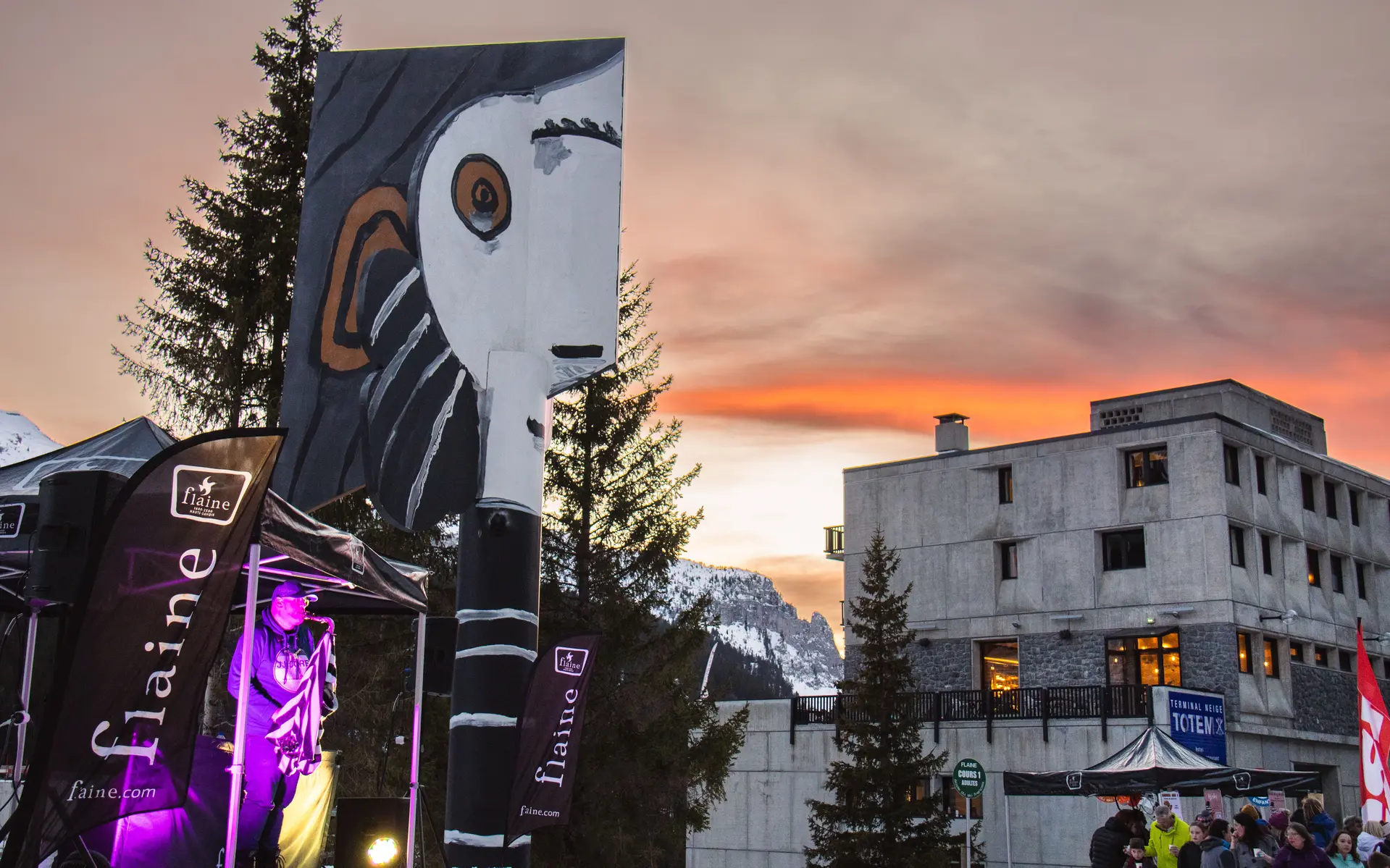 DJ set at the foot of the Flaine Forum as the sun sets