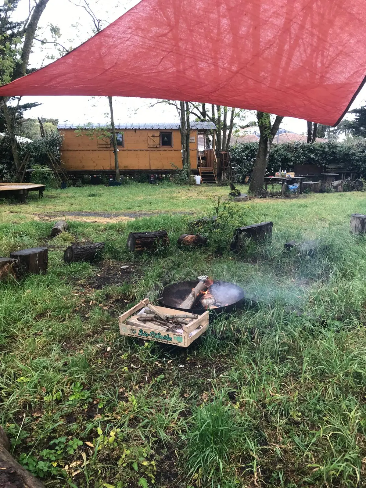 Feuerstelle für das Treffen