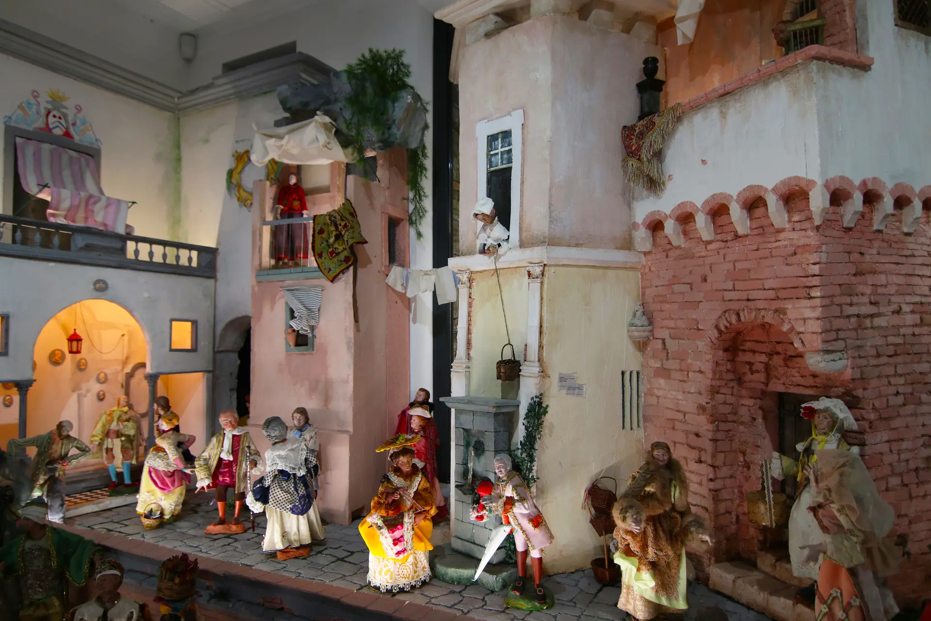 Scène du quartier aristocrate - La Crèche napolitaine de Christian Léandre Ganga : entre exubérance baroque, dévotion populaire et théâtralité profane_Gassin