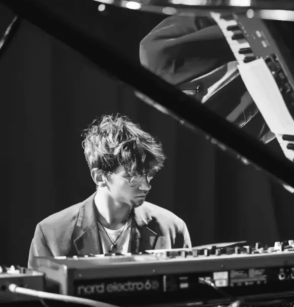 Adlane Aliouche en représentation le 5 août