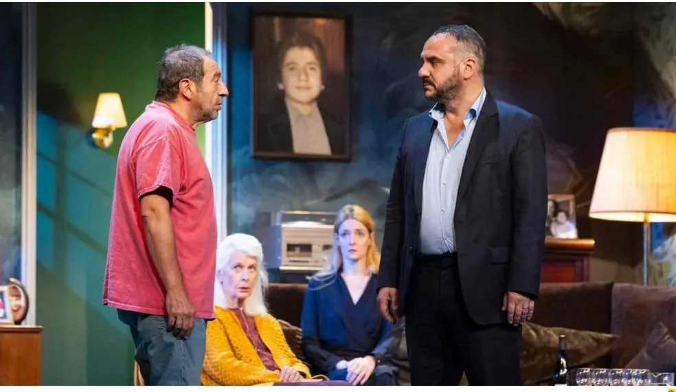 Pièce de théâtre La Famille