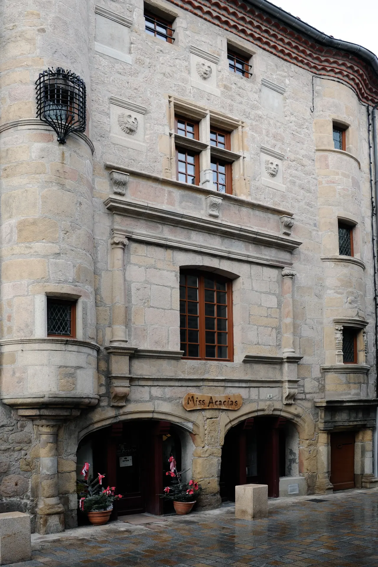 Hôtel Bouchetal - St Bonnet le Château 42380
