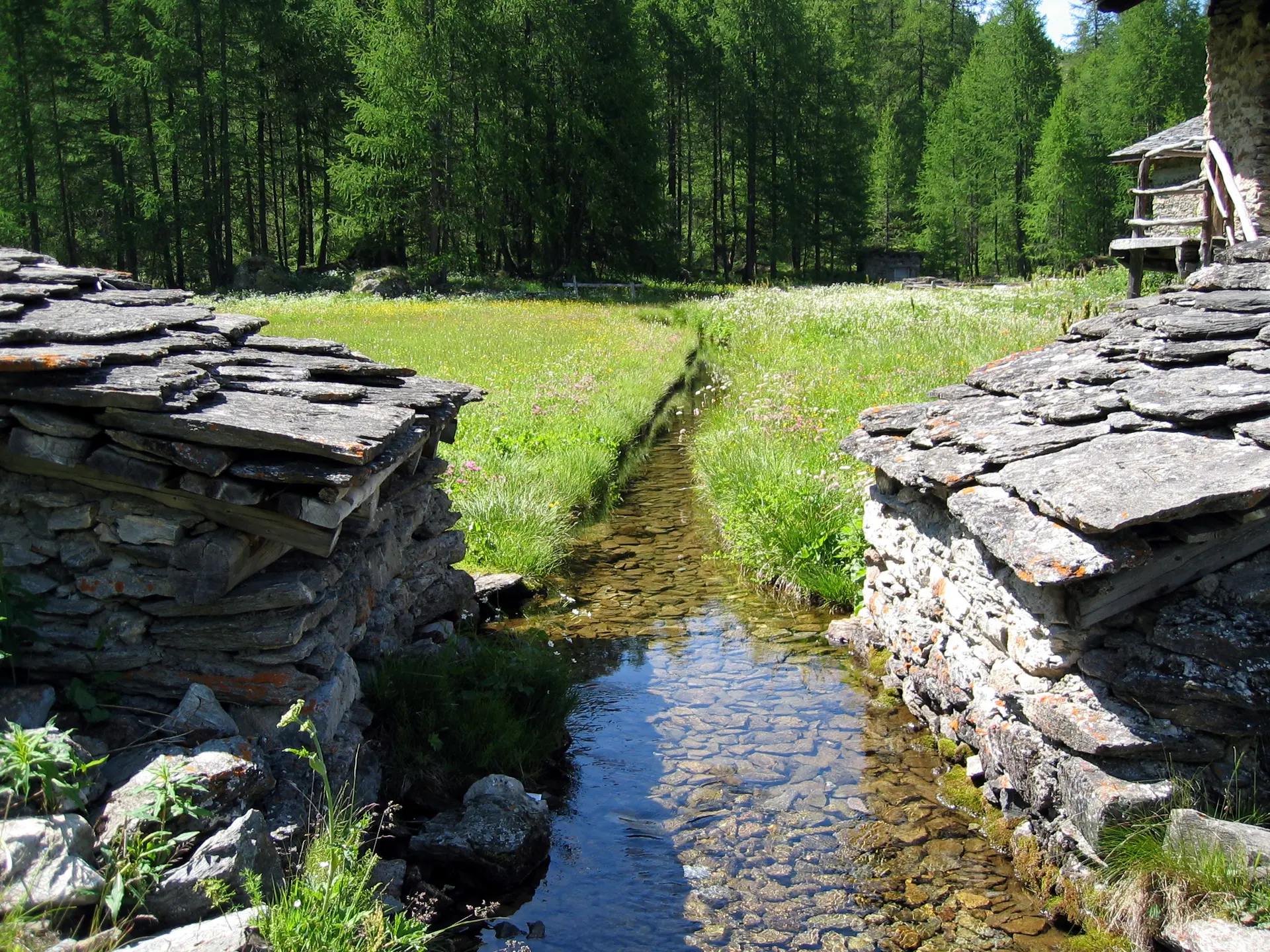 Canal et Caves à lait