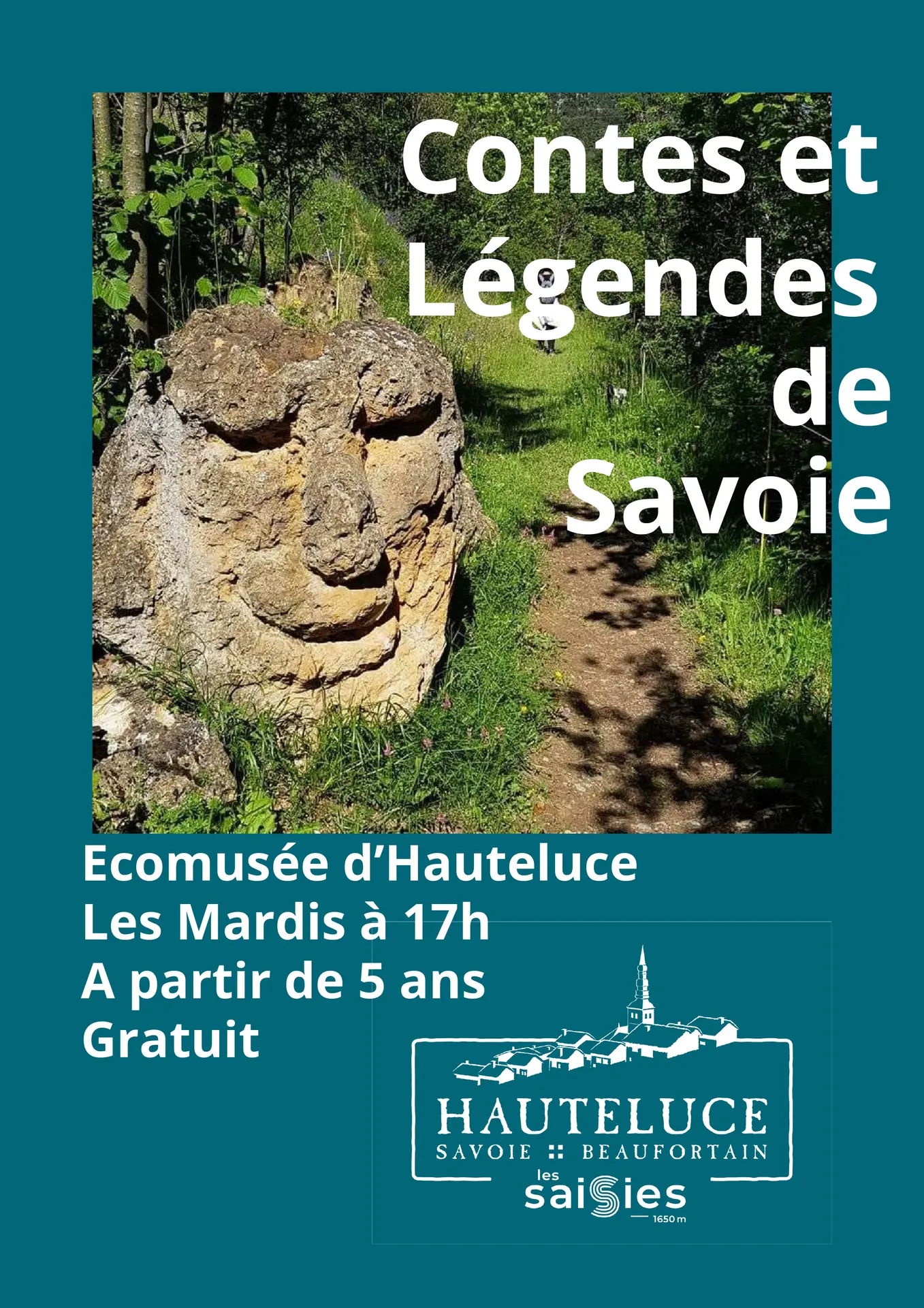 Pierre en forme de visage au bord d'un sentier