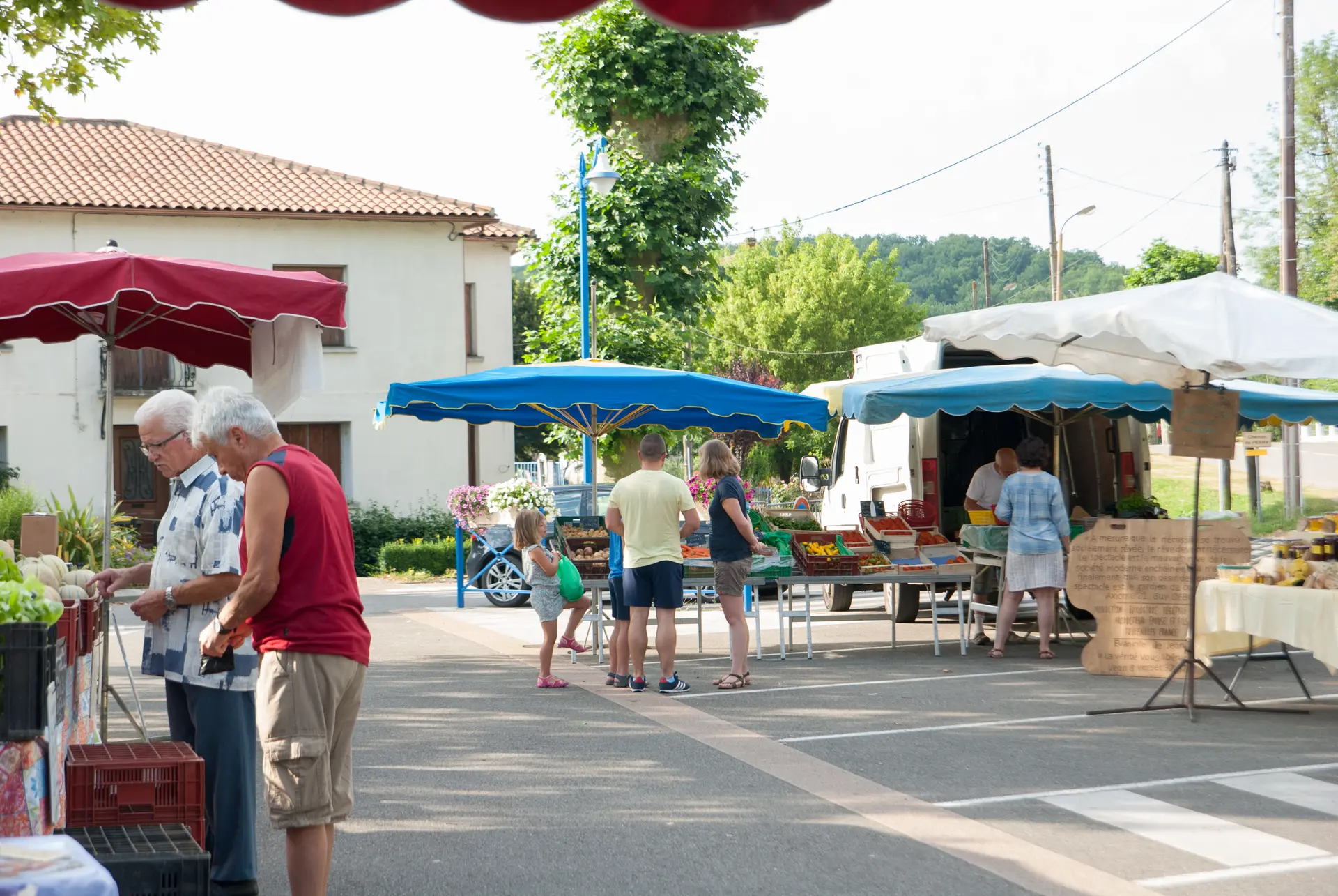 Marché de plein vent de Montaigu de Quercy_Montaigu-de-Quercy